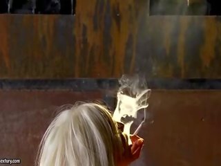 Hawt blonda puma swede achiziționează de asemenea fierbinte pentru mâner ea a vrut unele acțiune