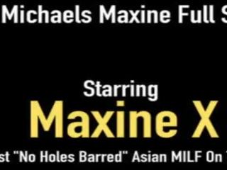 บ้า เอเชีย แม่ maxinex มี กระโปรงหน้ารถ ทั่ว หัว a ใหญ่ manhood ใน เธอ pussy&excl;